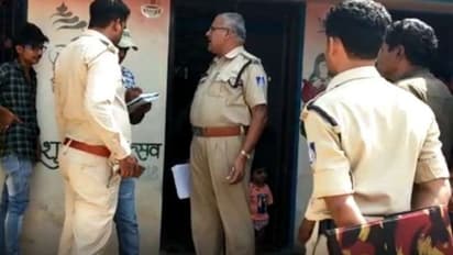 পরকিয়ার জেরে মেয়েকে নিয়ে পুকুরে ঝাঁপ দিল বউ, স্বামীর খোঁজে নিউটাউন থানার পুলিশ