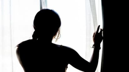 పెళ్లైన వ్యక్తితో యువతి సంబంధం.. ఇంట్లో తెలియడంతో..