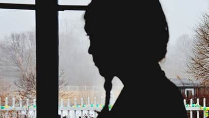 “உன் ஆபாச வீடியோ என் கையில்”... இளம் நடிகையை பாலியல் பலாத்காரம் செய்து மிரட்டிய தொழிலதிபர்....!