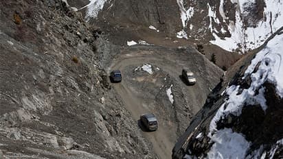লাদাখে আরও সেনা বাড়াচ্ছে ভারত, রীতিমত যুদ্ধকালীন তৎপরতা শুরু সীমান্তে