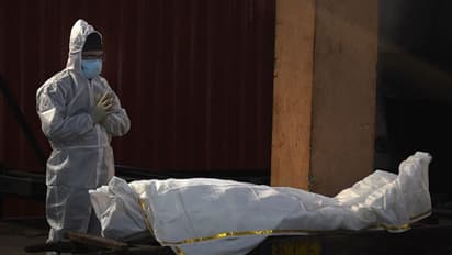 കൊവിഡ് മരണം അഞ്ച് ലക്ഷത്തിനടുത്ത്, രോഗബാധിതര് ഒരു കോടിയിലേക്ക്