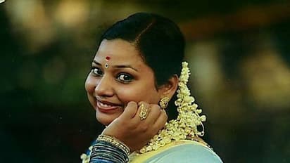 തൃശ്ശൂരില്‍ നവവധു മരിച്ച സംഭവം; അന്വേഷണത്തില്‍ വീഴ്‍ച വരുത്തിയ  സിഐക്കും എസ്‍ഐക്കും സസ്പെൻഷൻ