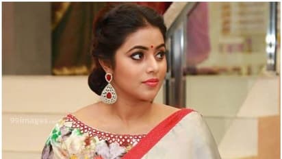 'ಹಳೆ ವಿಡಿಯೋ ನಮ್ಮತ್ರ ಇದೆ, ಅಪ್‌ಲೋಡ್‌ ಮಾಡುತ್ತೇವೆ' ಖ್ಯಾತ ನಟಿಗೆ  ಬ್ಲ್ಯಾಕ್ ಮೇಲ್!