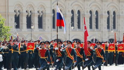 তৃতীয় বিশ্বযুদ্ধের প্রস্তুতি শুরু রাশিয়ায়, পুতিনের আকস্মিক নির্দেশে সামরিক মহড়ায় ৩ বাহিনী