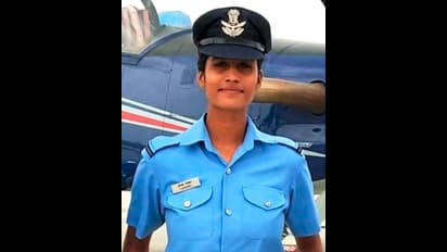 চাওয়ালার মেয়ে থেকে আজ বায়ুসেনার ফ্লাইং অফিসার, এ যেন এক স্বপ্নের উড়ান, দেখুন ছবিতে ছবিতে
