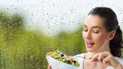 മണ്സൂണ് ഡയറ്റ്; പ്രതിരോധശേഷി കൂട്ടാന് മൂന്ന് 'സൂപ്പര് ഫുഡുകള്'