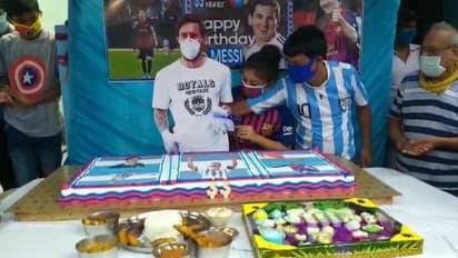 ৩৩ পাউন্ডের কেক,৩৩ রকমের মিষ্টি সমাহারে 'মেসি মহলে' পালিত হল এলএমটেনের জন্মদিন