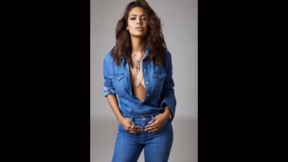Want to get superhot body like Esha Gupta? Follow actress' advice