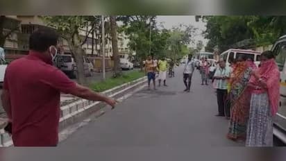 প্রাতঃভ্রমণে বেরিয়ে রাস্তায় তাজা বোমা, ক্ষোভে ফেটে পড়ল সল্টলেকবাসী