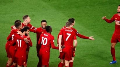 ৩০ বছর পর স্বপ্নপূরণ লিভারপুলের,রাতভর বিজয় উৎসব