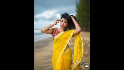 கருப்பு உடையில் கவர்ந்திழுக்கும் ஸ்ருதி ராமசந்திரன்..! லேட்டஸ்ட் போட்டோ கேலரி!