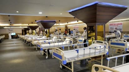 পুরসভার উদ্যোগ, করোনা রোগীদের শয্যা সংকট মেটাতে স্টেডিয়ামে তৈরি সেফ হোম