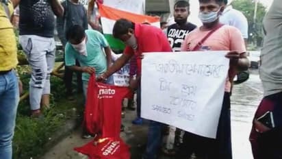 জোম্যাটোতে চিনা কোম্পানির শেয়ার, জার্সি পুড়িয়ে কাজ ছাড়ল ৬৫ জন