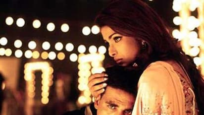 'প্রিয়ঙ্কার সঙ্গে ঘনিষ্ঠতার মাত্রা ছাড়িয়ে যাচ্ছে', টুইঙ্কেলের হুমকিতে কী করেছিলেন  অক্ষয়