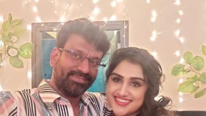 வனிதா விரலில் மோதிரம் மாட்டிய மறுகணமே பீட்டர் பால் செய்த காரியம்... வைரலாகும் வீடியோ....!