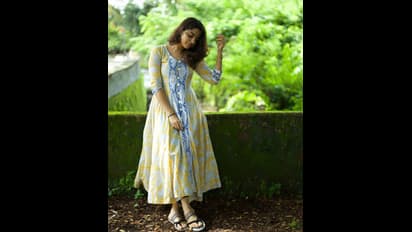 கோழிக்கு ஒரு நியாயம்.. மாட்டுக்கு ஒரு நியாயமா? வெட்ட கூடாதுனா எதையும் வெட்ட கூடாது- நடிகை நிகிலா விமல் காட்டம்