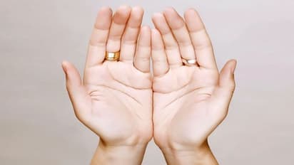 पत्नी रोज करेगी ये उपाय तो पति को मिल सकता है भाग्य का साथ, दूर हो सकती है गरीबी