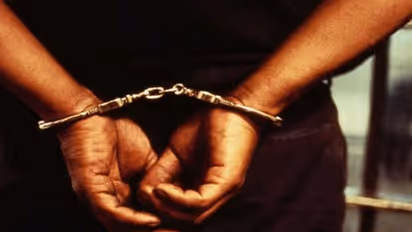 ചേകന്നൂരില് അടച്ചിട്ട വീട്ടില് മോഷണം; പ്രതി വീട്ടുകാരുടെ അടുത്ത ബന്ധു, സ്വര്ണാഭരണങ്ങളും പണവും കണ്ടെത്തി