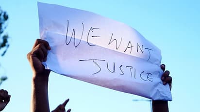 'ഞങ്ങളോട് പൊലീസ് എന്തും കാണിക്കുമോ?'; അവസാനിക്കാതെ അതിക്രമങ്ങള്, പ്രതിഷേധം കത്തുന്ന കൊറോണക്കാലം...