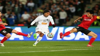 ফুটবল বিশ্বে বড় খবর,অবসর ভেঙে মাঠে ফিরছেন রোনাল্ডিনহো