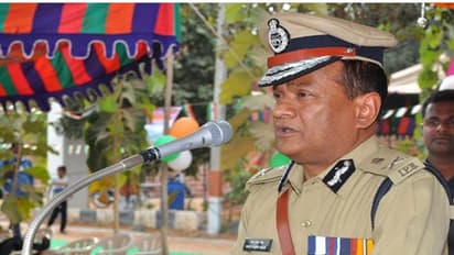 తెలంగాణ పోలీస్ అకాడమీ డైరెక్టర్ వీకే సింగ్ పై బదిలీ వేటు