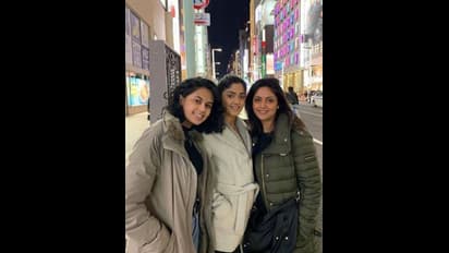 நடிகை நதியாவிற்கு இவ்வளவு பெரிய மகள்களா? அப்படியே அழகில் அம்மாவை உரித்து வச்சுருக்காங்க..!