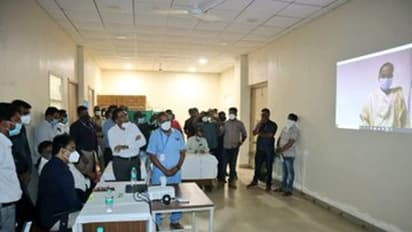 ಕೊರೋನಾ ಸೋಂಕಿತರ ಜತೆ ವಿಡಿಯೋ ಸಂವಾದ: ರೋಗಿಗಳಿಗೆ ಧೈರ್ಯ ತುಂಬಿದ DCM ಅಶ್ವತ್ಥ ನಾರಾಯಣ