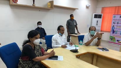 తెలంగాణలో కరోనా మరణాలు 1.1 శాతమే: మంత్రి ఈటల