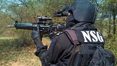 হুমকি ফোনকল, পরিত্যক্ত ব্যাগ - জোড়া বোমাতঙ্ক দিল্লিতে, ডাকা হল এনএসজি