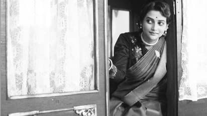 'কাদম্বিনী' রূপে ঊষসী রায়, টিজারে ছক্কা হাঁকালেন 'বকুল'