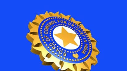 কোহলিদের দশ মাসের মাইনে এখনও বাকি বকেয়া রেখেছে বিসিসিআই