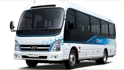 യാത്രക്കാര് വാതില്ക്കലാണോ? ഈ ബസ് ഒരടി നീങ്ങില്ല!