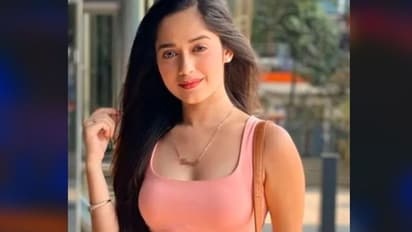 এক মাসে প্রায় দশ লক্ষ পারিশ্রমিক, এবার কি পথে বসতে চলল জনপ্রিয় টিকটকাররা