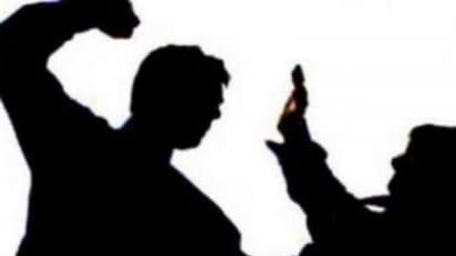 కరోనా తెచ్చిన కష్టాలు.. నరకం చూస్తున్న మహిళలు