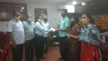 മുഖ്യമന്ത്രിയുടെ ദുരിതാശ്വാസ നിധിയിലേക്ക് 'ഓര്‍മ' കൂട്ടായ്മയുടെ ഒരു ലക്ഷം രൂപ