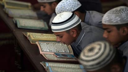 मदरसा बोर्ड में भी टॉपर स्टूडेंट को मिलेगा 1 लाख रु. और टैबलेट, योगी सरकार का बड़ा ऐलान