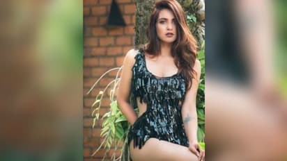 লকডাউনে ক্রমশ বাড়ছে প্রিয়ঙ্কার গ্ল্যামার, রহস্য জানতে ভিড় উপচে পড়ল সোশ্যাল মিডিয়ায়