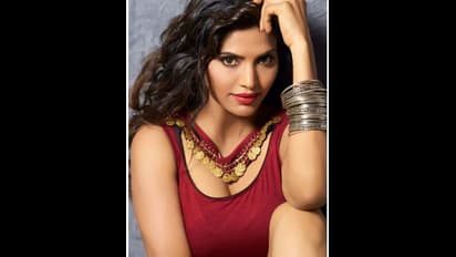 తొడలపై కెమెరా: 'నగ్నం' హీరోయిన్ చెప్పిన షాకింగ్ నిజాలు!!