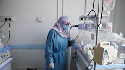 യെമനിൽ കുട്ടികൾ പട്ടിണി കിടന്നു മരിക്കുന്നു, രാജ്യത്തെ തകർത്തെറിഞ്ഞ് മഹാമാരി...