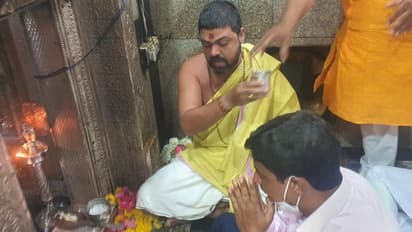 ದತ್ತಾತ್ರೇಯ ದೇವಸ್ಥಾನಕ್ಕೆ ರಮೇಶ ಜಾರಕಿಹೊಳಿ ಭೇಟಿ: ಸಾರ್ವಜನಿಕರಿಗೆ ಇಲ್ಲದ ದರ್ಶನ ಭಾಗ್ಯ ಸಚಿವರಿಗೇಕೆ?