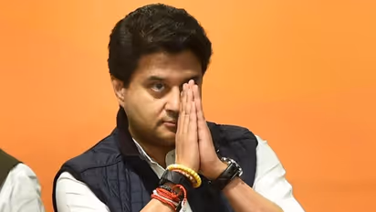 शिवराज के राज में सिंधिया बने 'महाराज'