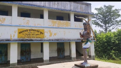 হুল উৎসবে সিধু-কানহু মূর্তিতে ভাঙচুর, প্রতিবাদে পথে নামলেন আদিবাসীরা