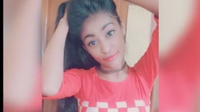 বন্ধুদের ফোনে বাড়িতে থেকে বেরিয়ে মৃত্যু, পুকুরে মিলল কিশোরীর দেহ