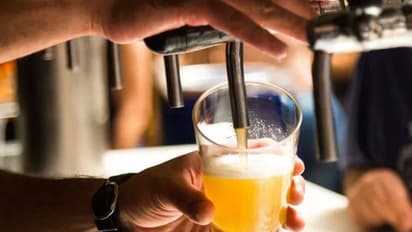 'ബിയര് ടാങ്കില് മൂത്രമൊഴിച്ചു'; വ്യാജവാര്ത്തയ്ക്ക് ട്രോളോട് ട്രോള്...