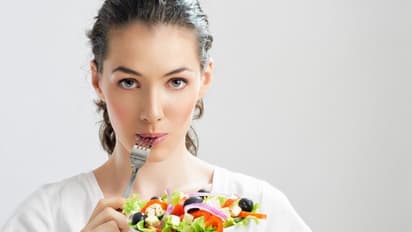 മഴക്കാലത്തെ ഭക്ഷണം; ശ്രദ്ധിക്കേണ്ട അഞ്ച് കാര്യങ്ങള്‍...