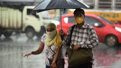 রবিবার বৃষ্টি বাড়বে পার্বত্য এলাকায়, আগামী ২৪ ঘন্টায় উত্তরবঙ্গে দুর্যোগের আশঙ্কা