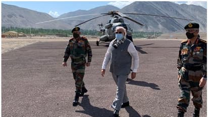 पीएम मोदी के लेह दौरे से खौफ में आए नियाजी और ड्रैगन, पाक पीएम ने बुलाई आपात बैठक