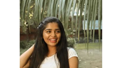 மாஸ்டர் படத்திற்கு பின் '96' பட நாயகியிடம் வந்த மாற்றம்..! ஹீரோயின் ஆசையில் வெளியிட்ட போட்டோஸ்!