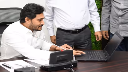 జగన్ కేసులు: విచారణ ఈ నెల 12కి వాయిదా వేసిన సీబీఐ కోర్టు