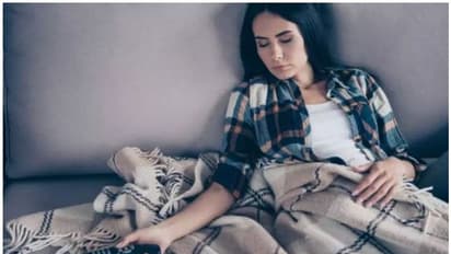 ടിവി കണ്ട് കൊണ്ട് ഉറങ്ങുന്ന ശീലമുണ്ടോ; എങ്കിൽ ഒന്ന് ശ്രദ്ധിക്കൂ